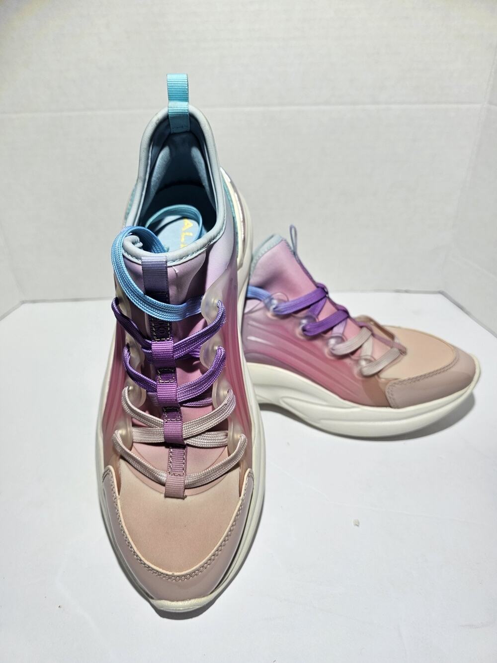 Aldo Pink Women’s Fashion Sneaker Sparkle Size 8 New
